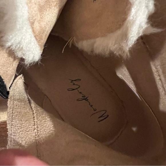 Wonderly Baluxy Booties Blue Faux Fur Size  9 - Picture 10 of 10